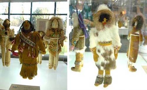 햇빛에 그을린 가죽 인형과 사서 쓴 가죽인형 비교