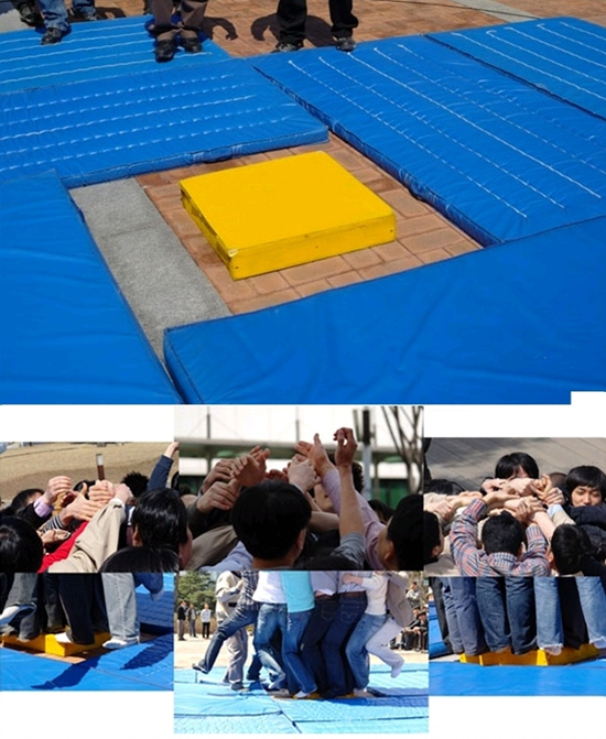 게임을 즐기는 임직원들