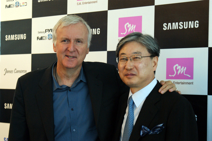 제임스 카메론 감독 , 윤부근 사장