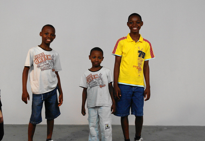 어린이형제  모델들