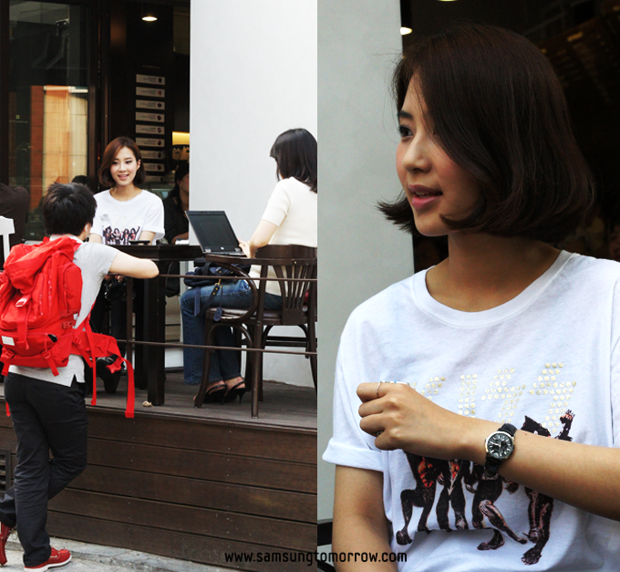 인터뷰하는 안드로이드녀