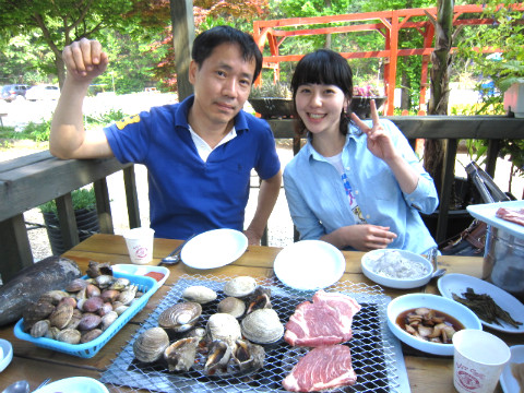 식사중인 직원들