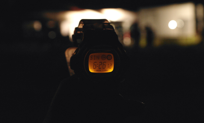 지금은 새벽 여섯 시반!