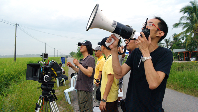 현지 조연출 '크리스'