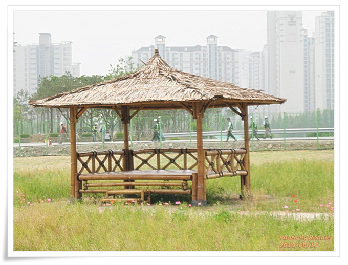 테마파크 내의 원두막