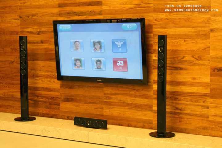 갤러리 내부의 tv