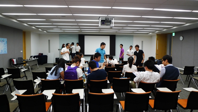 이야기를 나누는 드리머즈들