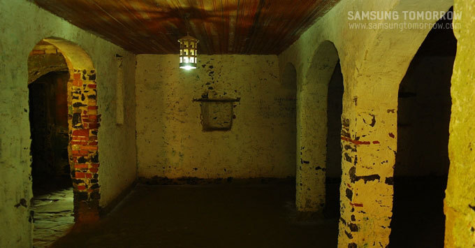 보존되어 있는 노예를 가두었던 집