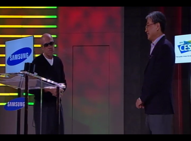 3d 안경을 쓴 제프리 카젠버그