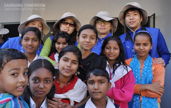 방글라데시 아이들과 스토리텔러