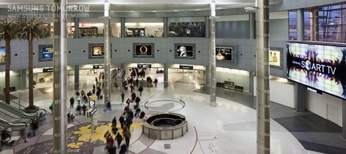  McCarran 공항에 설치된 Video Wall