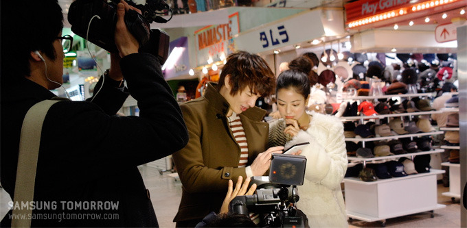 모니터중인 손호영과 리에