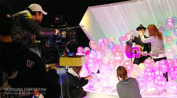 화장을 고치는 이승기