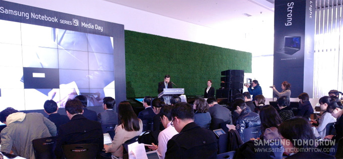 인사말 중인 삼성전자 IT 솔루션 사업부 남성우 부사장