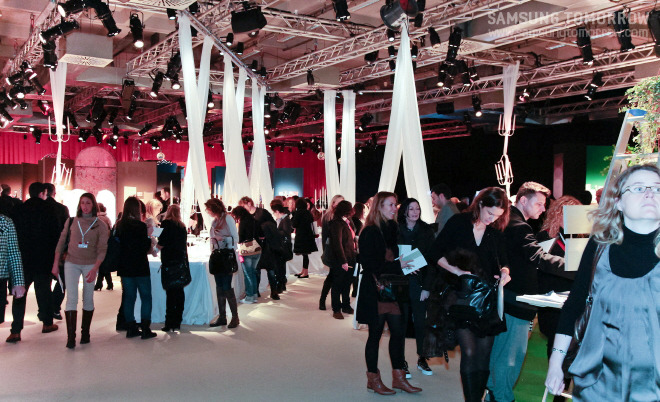 밀라노 우니까 패션 박람회 내부