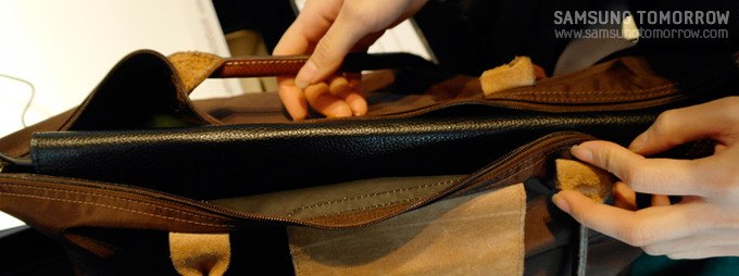 가방에 들어가는 삼성 센스 시리즈 9