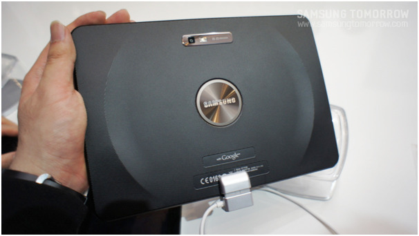 갤럭시 탭 뒷모습