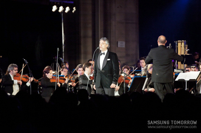 노래하는 안드레아 보첼리