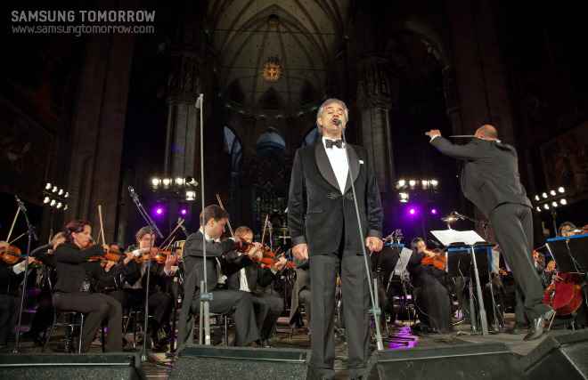 노래하는 안드레아 보첼리