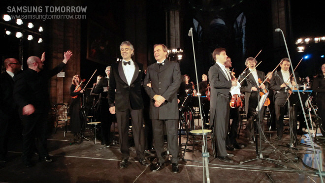 지휘자와 안드레아 보첼리