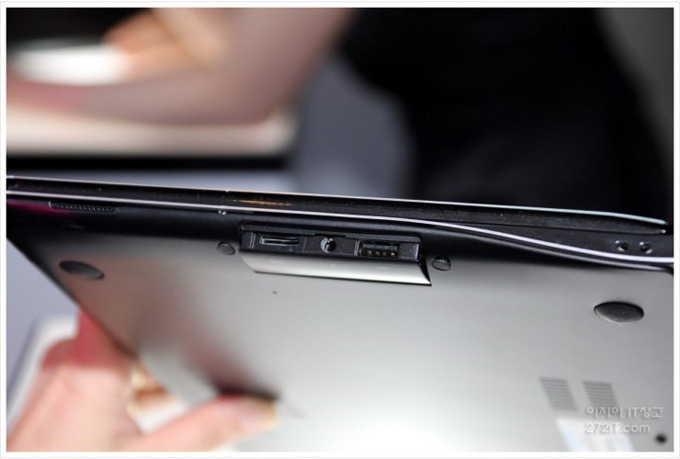 프리미엄 노트북 센서 9 시리즈 옆모습