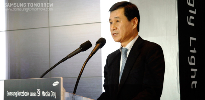 인사말 중인 삼성전자 IT 솔루션 사업부 남성우 부사장