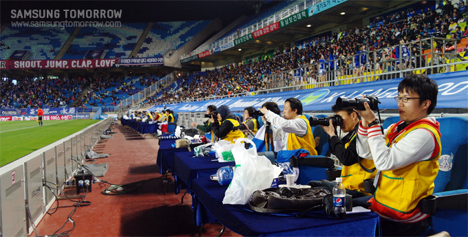 블루시트석에 앉은 삼성NX출사단