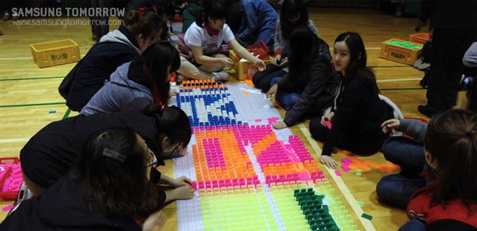 도미노를 만드는 사람들