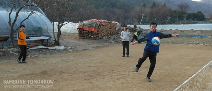공을 차는 소장님