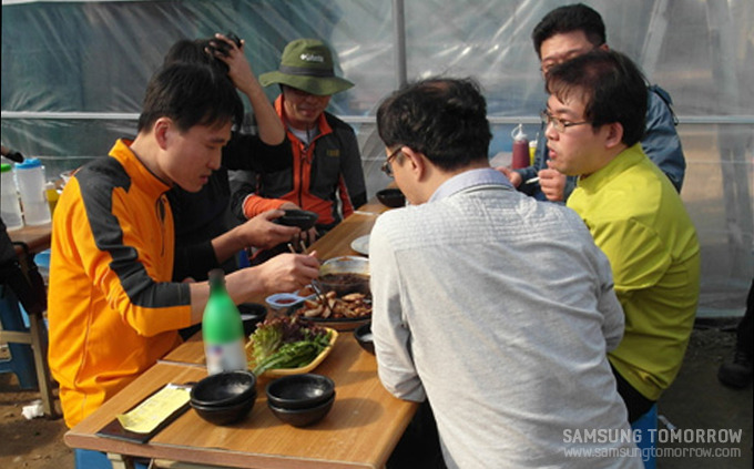 막걸리마시는 LCD연구원들