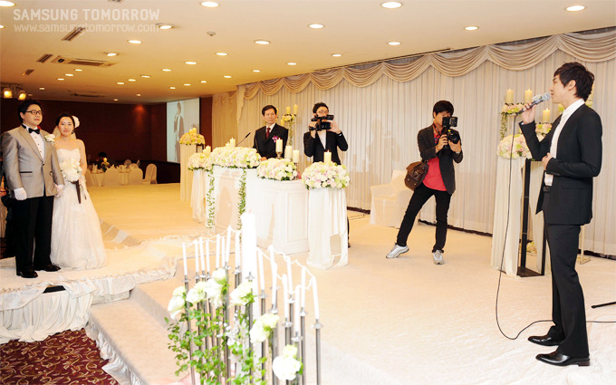 축가를 부르는 이승기