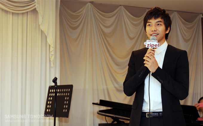 축가를 부르는 이승기