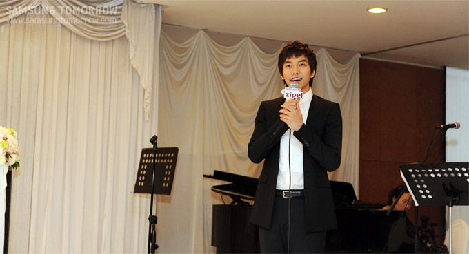 축가를 부르는 이승기