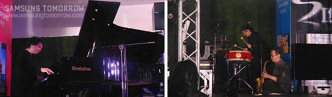 피아노를 치는 사람, 타악기를 연주하는 공연팀