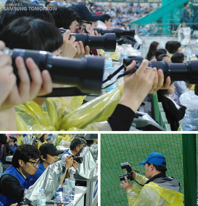 경기장의 모습을 찍는 출사단