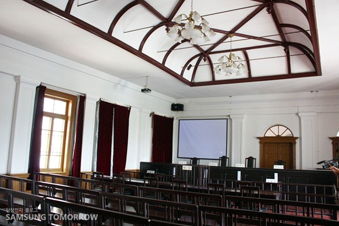 관동대법원 내부