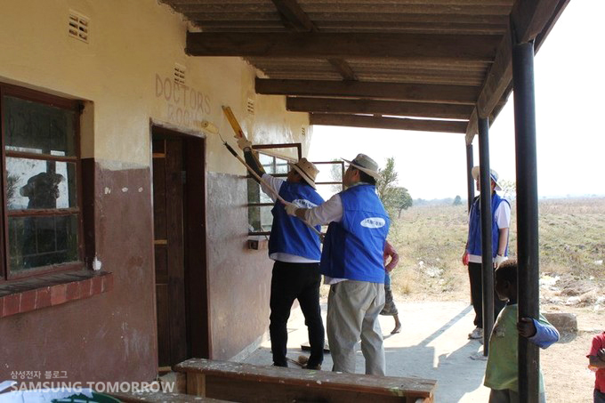 CDC 외부 페인트칠 모습