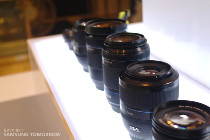 행사장 한켠에 전시된 NX200