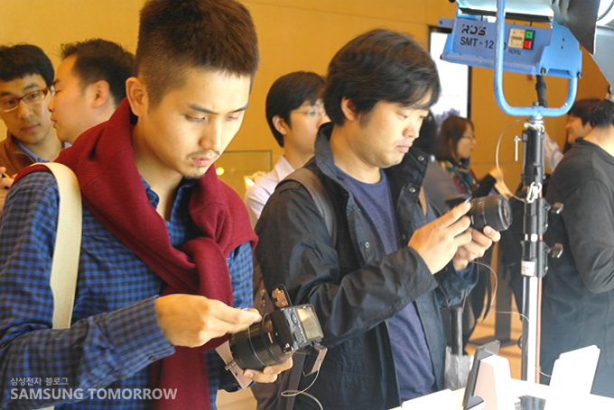  NX200을 직접 사용해 보는 사람들