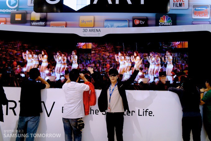 3D 시네마앞에 서있는 스토리텔러 주경민