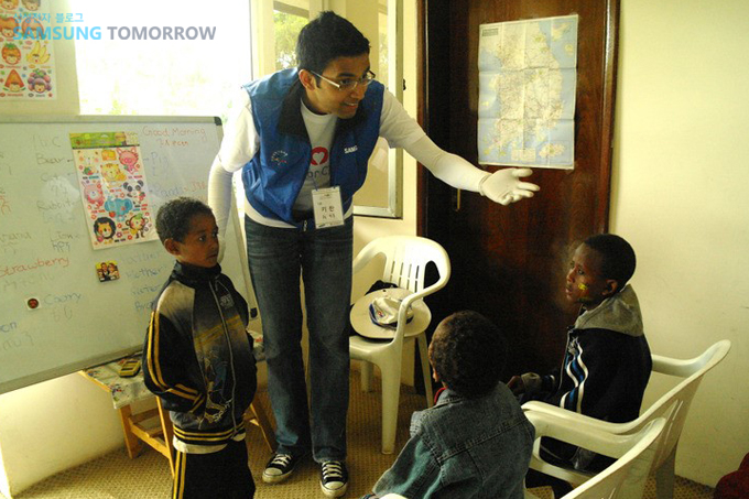 영어를 가르치는 자원봉사자