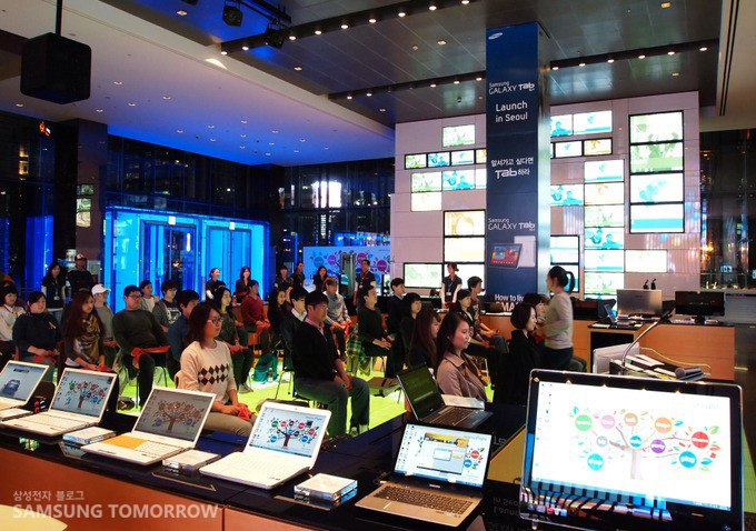 스마트 헬스케어에 참석한 사람들