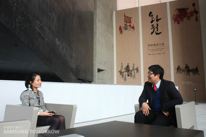 리움 미술관 조지윤 큐레이터와 삼성문화재단 홍보팀의 이경옥