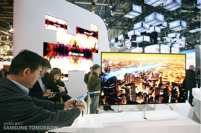 삼성 전시관 OLED TV