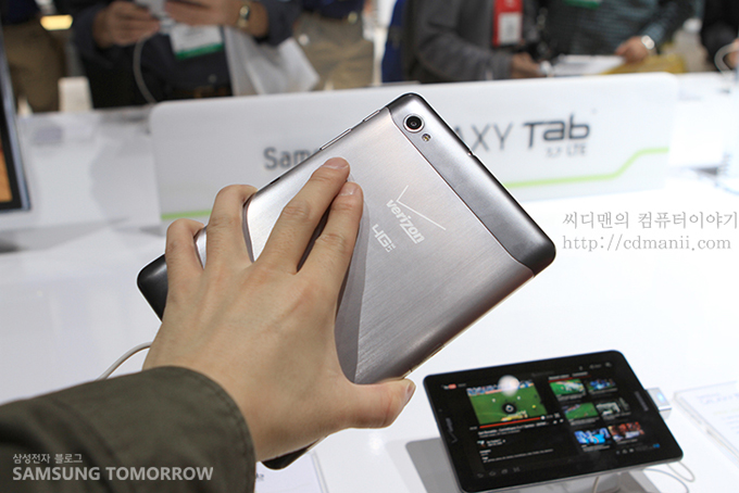 한손에 잡히는 갤럭시탭 7.7