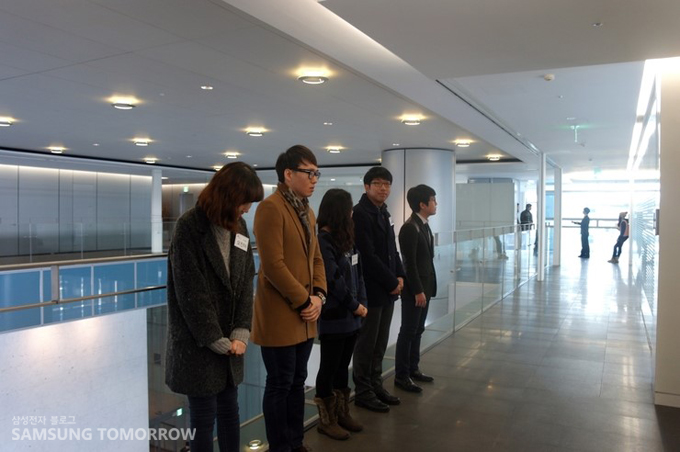 면접을 기다리는 학생들