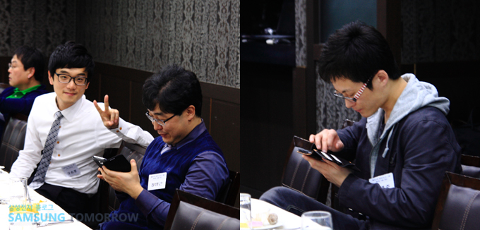 브이하는 참석자