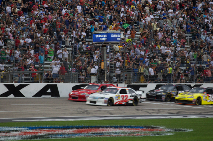 나스카(Nascar) 경기 모습