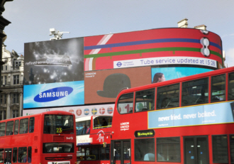 피카디리광장의 삼성광고