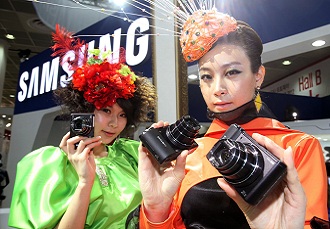 'WB850F'를 들고 있는 모델들